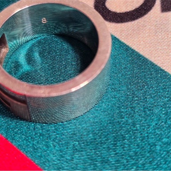 Gucci Unisex G cut ring/scarf ring - Picture 8 of 14